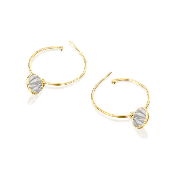 Hoop Loop Earrings in gold