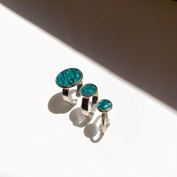 Hug Me Round Ring in Silver