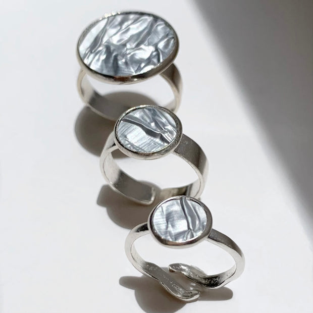 Hug Me Round Ring in Silver