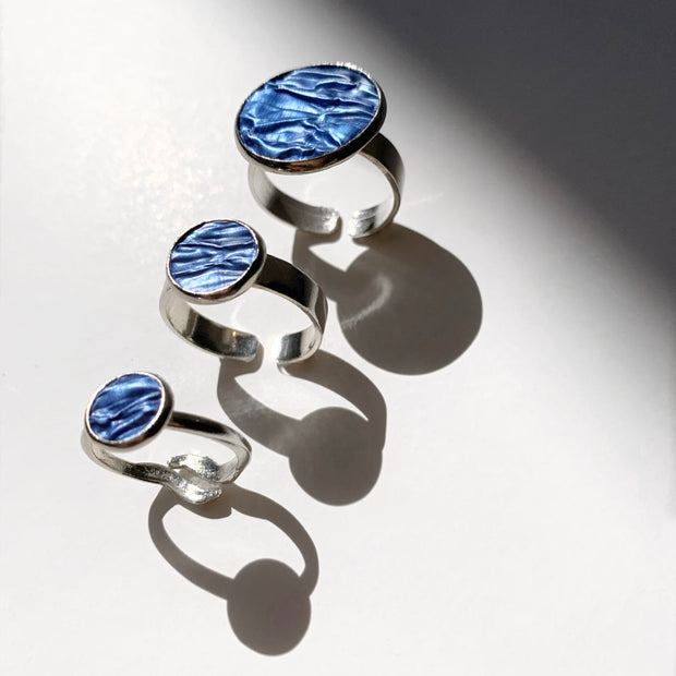 Hug Me Round Ring in Silver