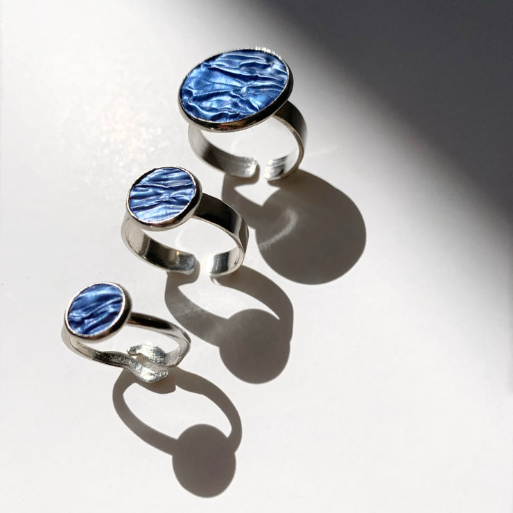 Hug Me Round Ring in Silver