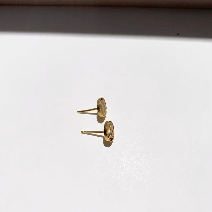 Stud Bud Earrings in gold