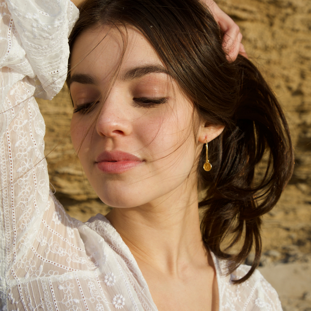 Hoop Loop Earrings in gold