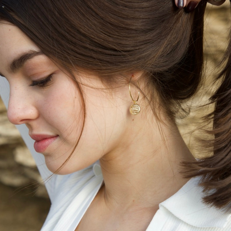 Hoop Loop Earrings in gold